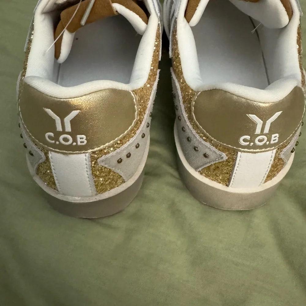 New C.O.B. Culture of Brave Play Gold Glitter Sneakers 8.5 Leather Rhinestone